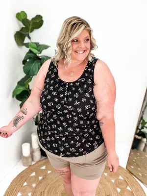 Curvy Around The World Shorts